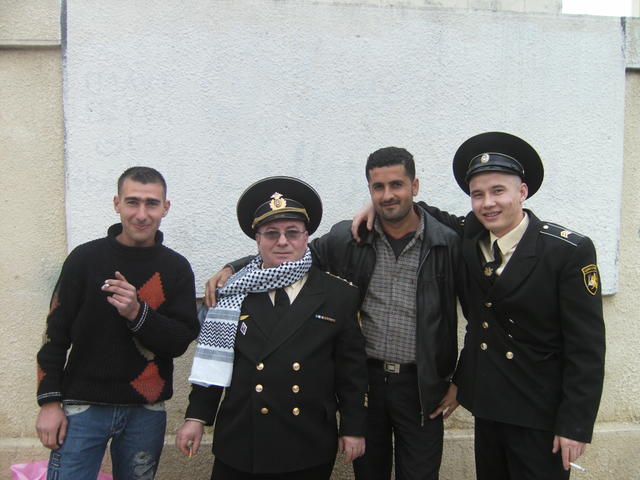 Оленев Николай Валентинович с друзьями в Сирии